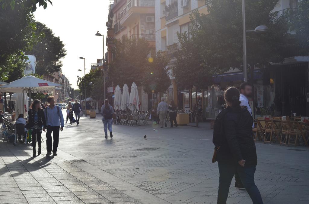 Apartamento San Jacinto Sevilla Kültér fotó