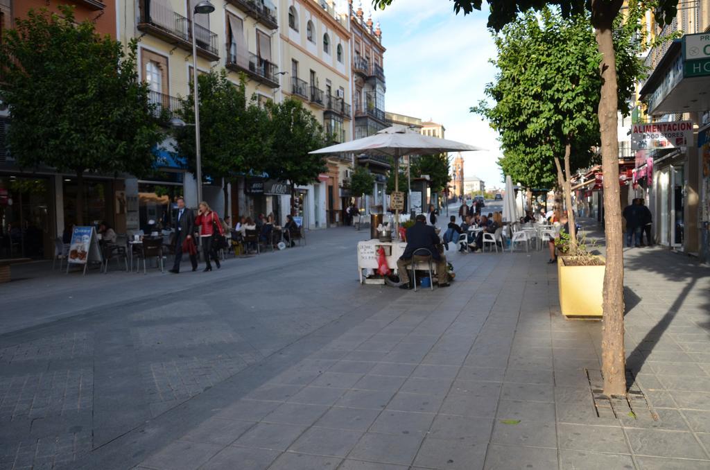 Apartamento San Jacinto Sevilla Kültér fotó