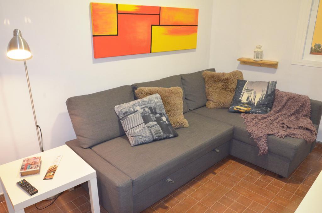 Apartamento San Jacinto Sevilla Kültér fotó