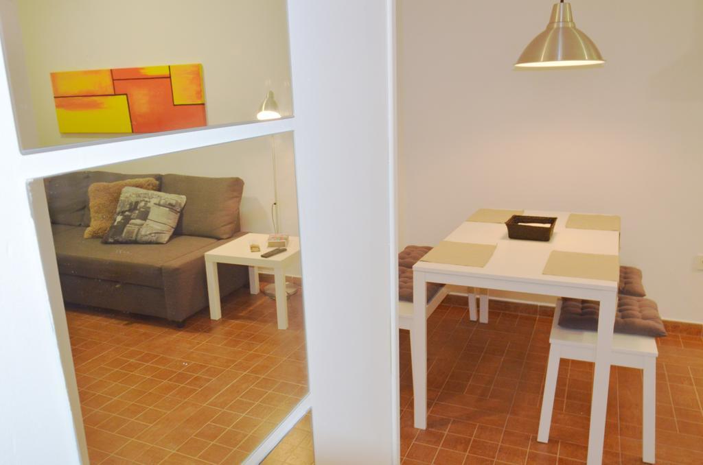 Apartamento San Jacinto Sevilla Kültér fotó
