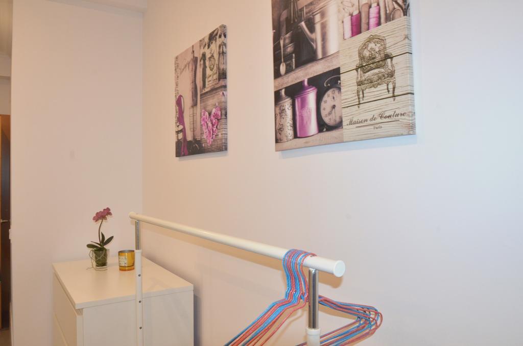 Apartamento San Jacinto Sevilla Kültér fotó