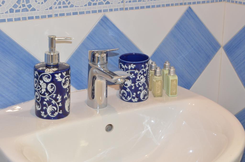 Apartamento San Jacinto Sevilla Kültér fotó